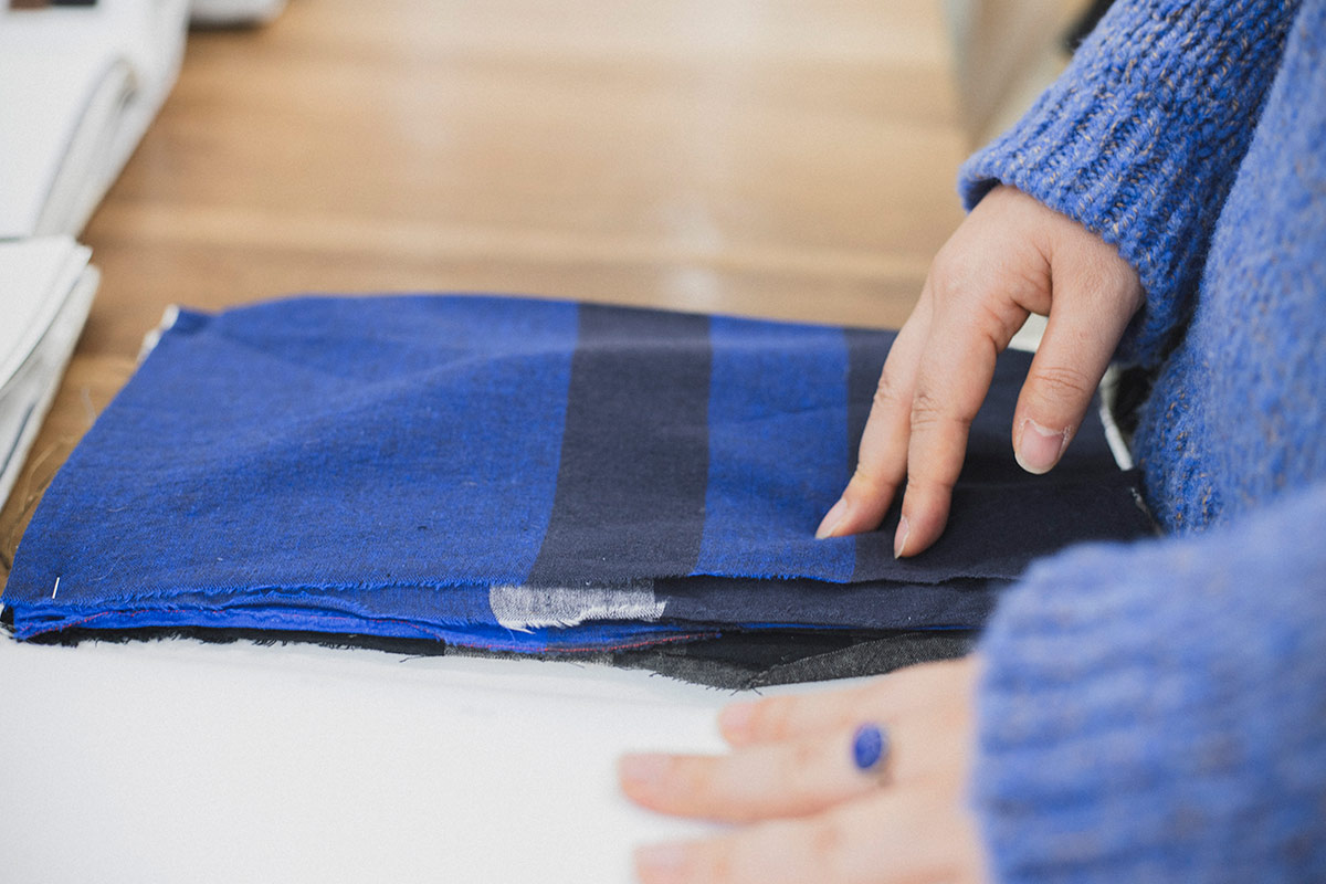 丁寧に仕立てられた「nop de nod」のブラウスと洋服たち