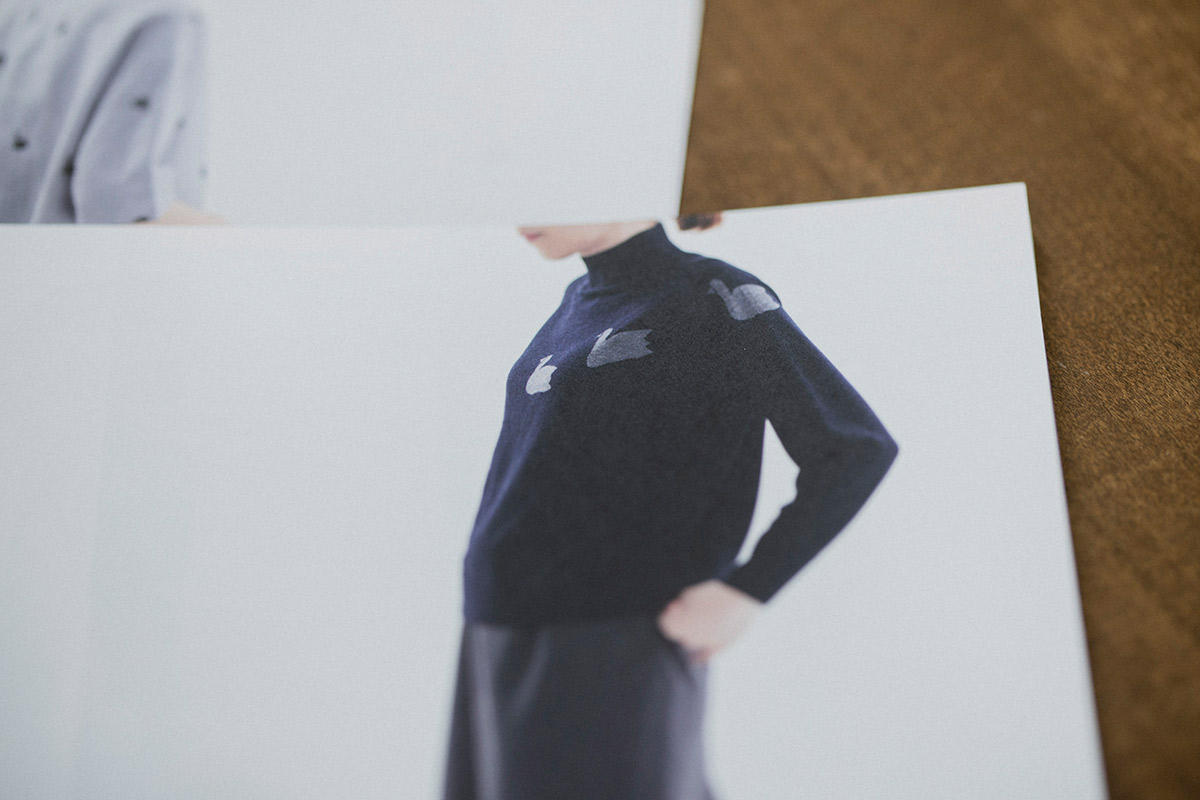 「nop de nod」のショップに並ぶリラックス感のある洋服たち