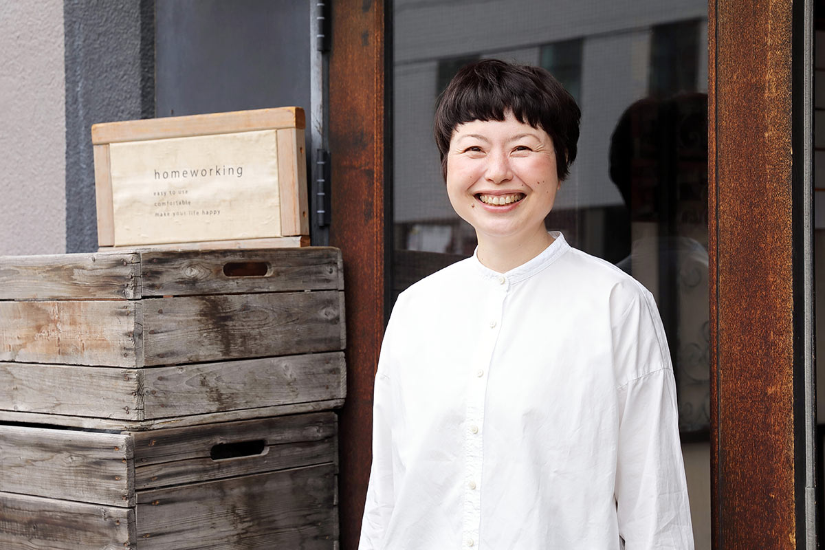 vol.1 homeworking（ホームワーキング）鈴木さんインタビュー／洋服も、暮らしの道具を選ぶように。毎日着たくなる大人のための日常着