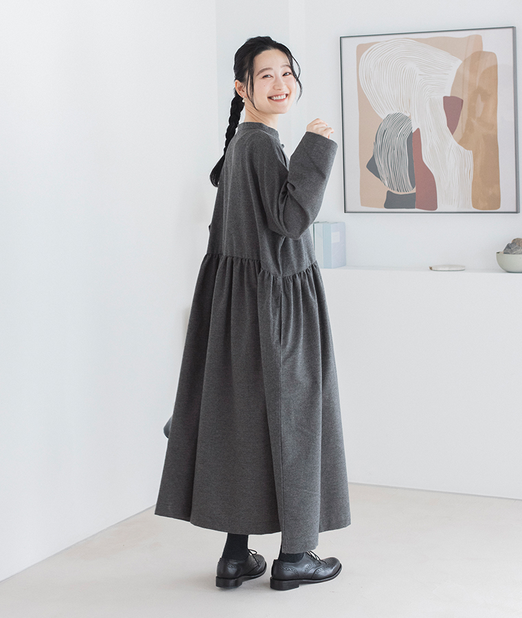 D*g*y福袋ドットジャカードブラウスとデニム裾ゴムシャーリングパンツのコーディネート