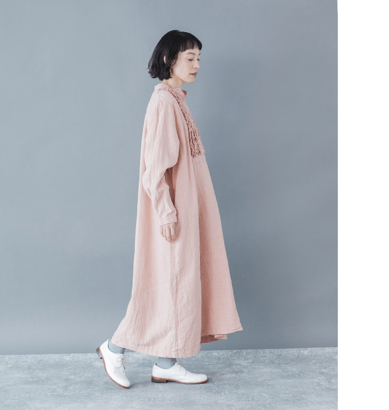 ichi フレンチリネン　フリルワンピース　全身横　全身前