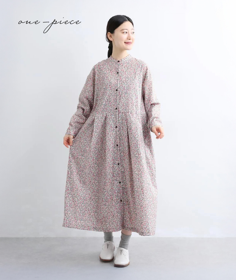 HEAVENLY　リバティプリントワンピース(ピンク)着用の全身コーディネート