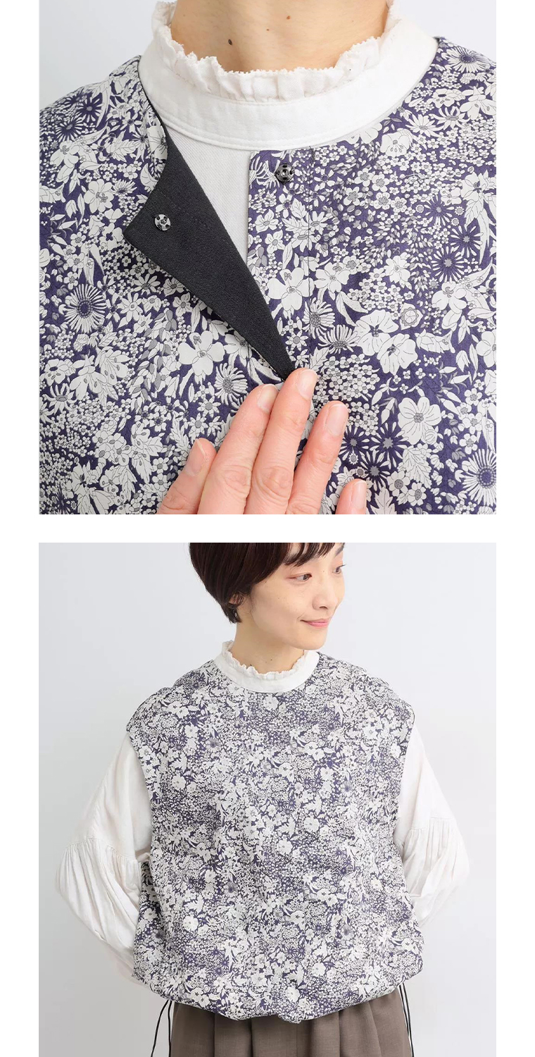 リバーシブルベスト(ネイビー)着用の首元よりとドロストアレンジした前コーデ