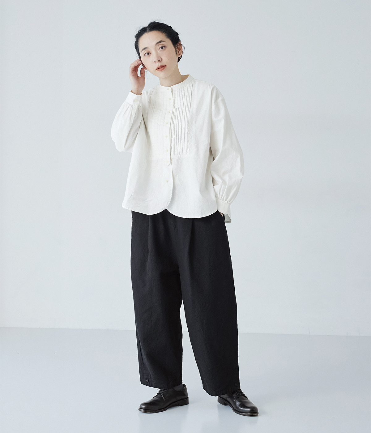 &yarn コットンリネンピンタックブラウス コーディネート画像1