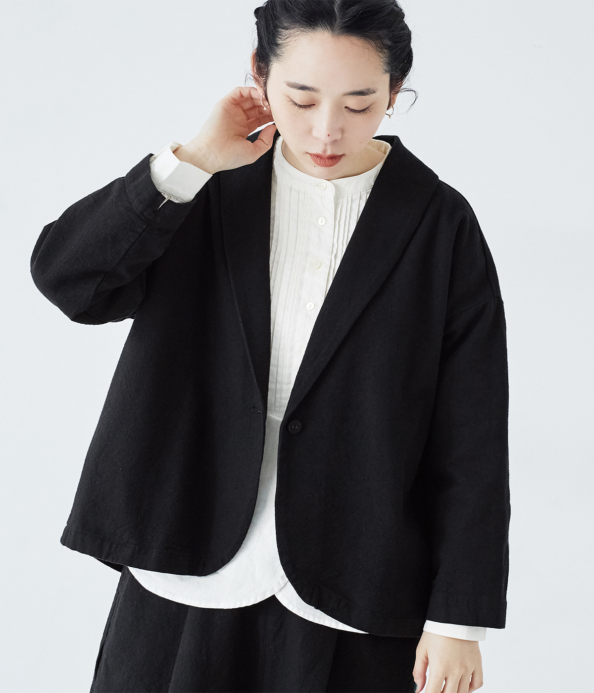 &yarn コットンリネンピンタックブラウス コーディネート画像2