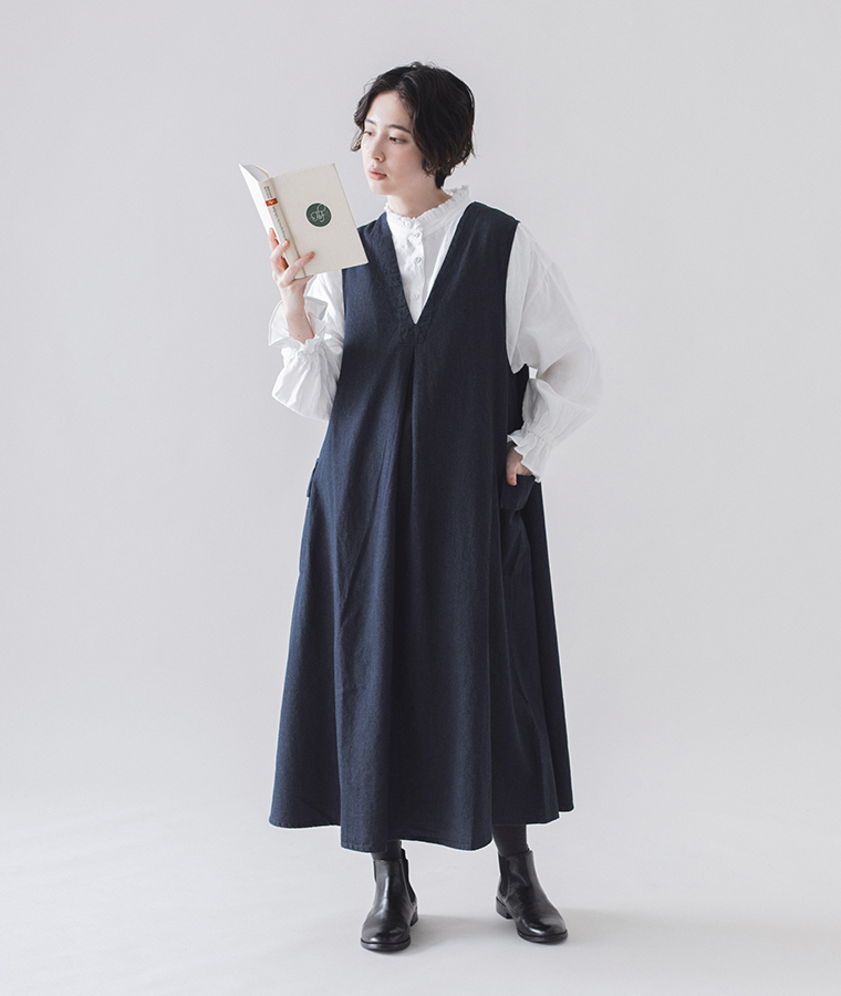 &yarn コットンリネンデニムジャンパースカート 全身前