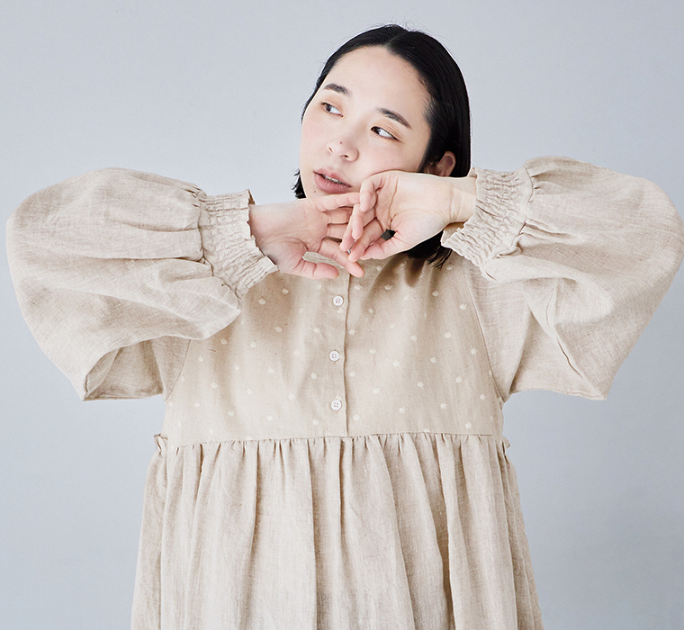 &yarn コットンリネン 後ろタックワンピース