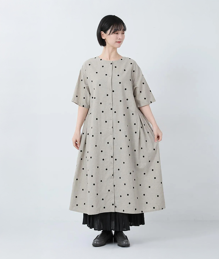 blue willow コットンリネンドット刺繍ワンピース