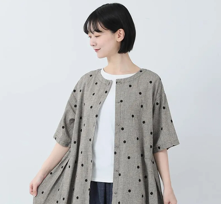 blue willow コットンリネンドット刺繍ワンピース