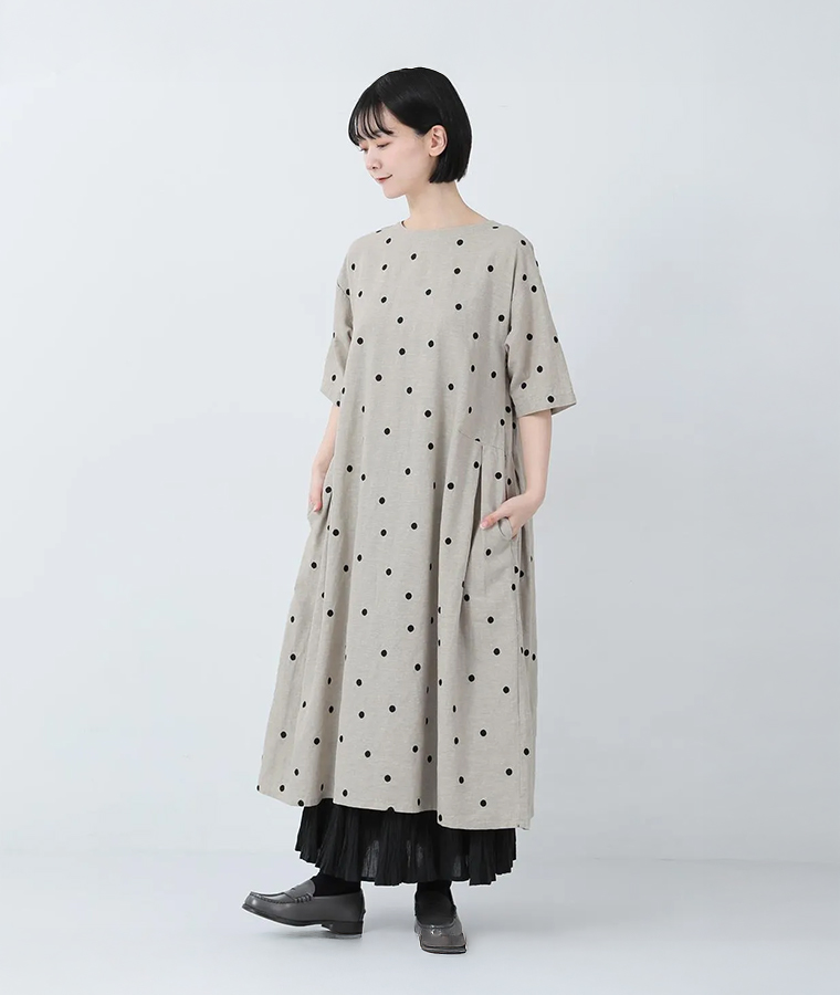 blue willow コットンリネンドット刺繍ワンピース