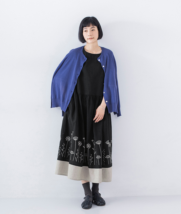 blue willow コットンリネン配色切替え刺繍 ワンピース 全身前