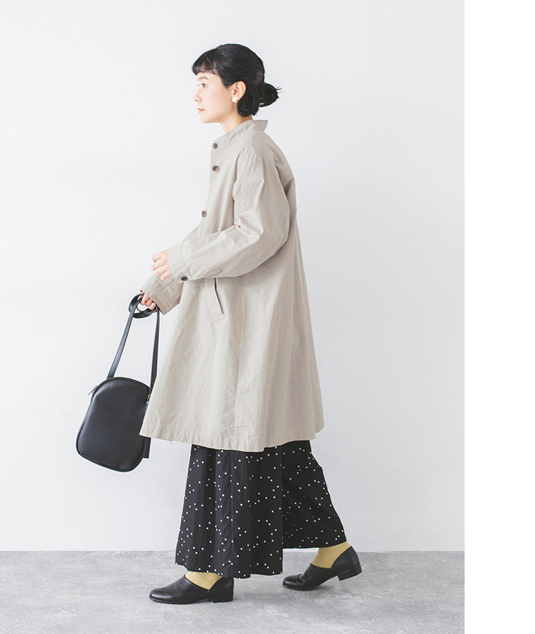 別注｜ハイネック比翼ミドル丈コート グレーの全身側面カット