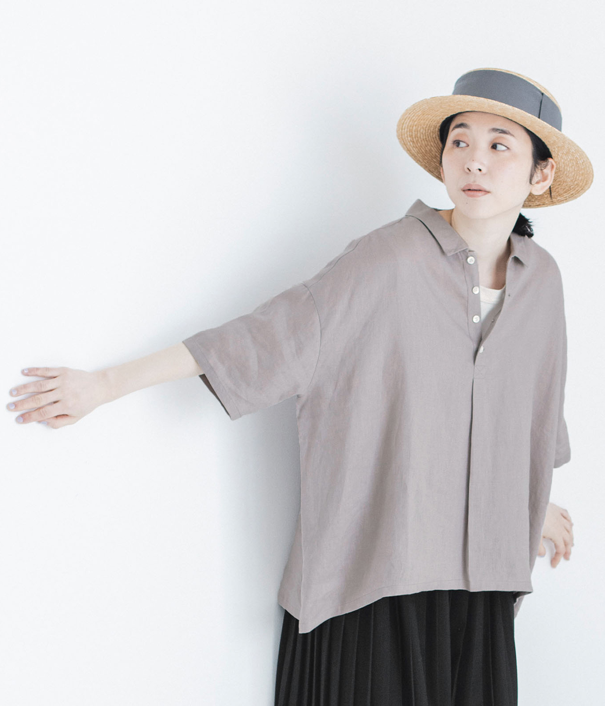 HEAVENLY 素肌喜ぶカラーリネンポロ(ライトグレー)の上半身寄りカット