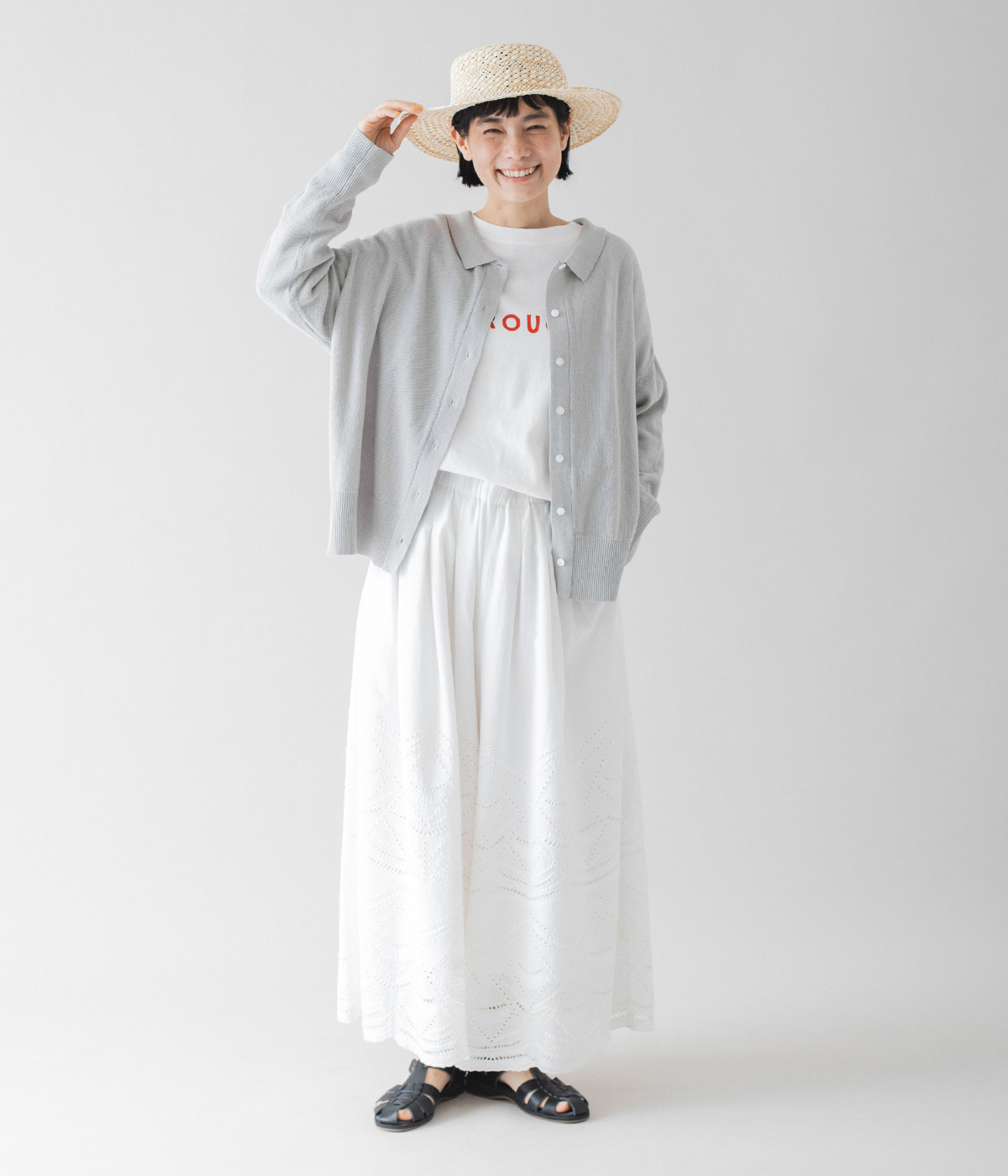 ista-ire ごきげん2wayポロカーディガン(ライトグレー)の全身コーディネート