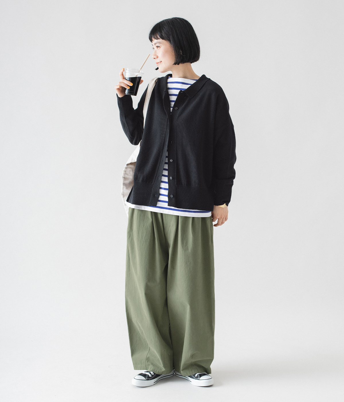 ista-ire ごきげん2wayポロカーディガン(ブラック)の全身コーディネート