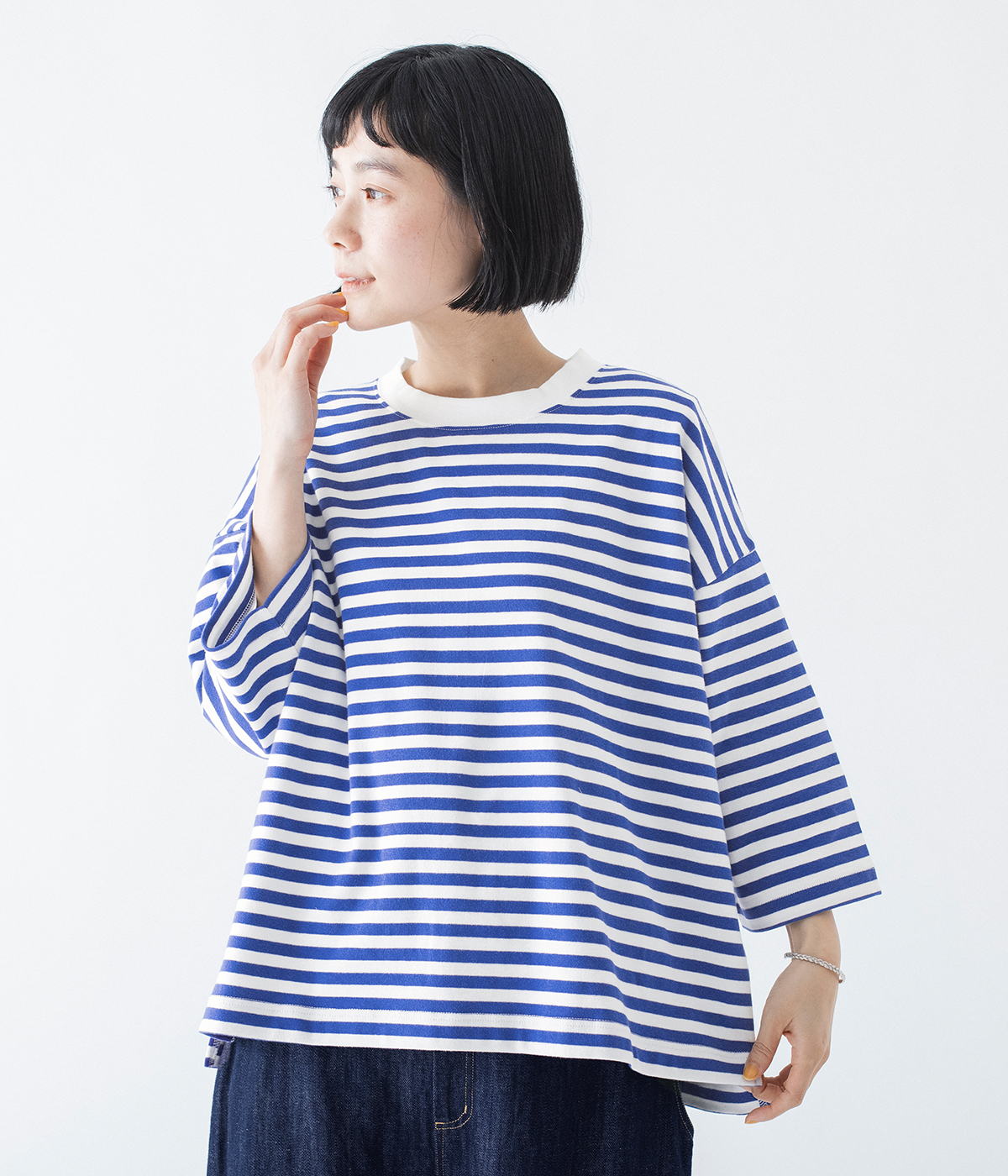 &yarn 1枚で着映えるワイドプルオーバー(ブルー)の上半身寄りカット