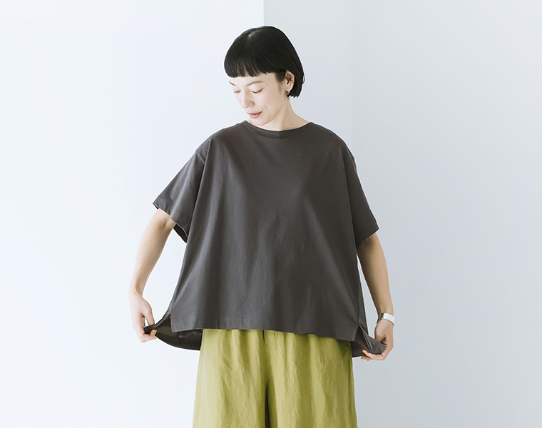 &yarn　サイド異素材切り替えプルオーバー　デザイン紹介