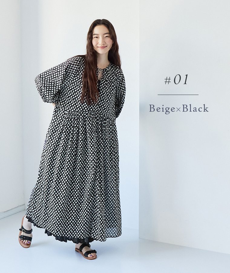 &yarn ギャザーワンピース ベージュ×ブラックのコーディネート