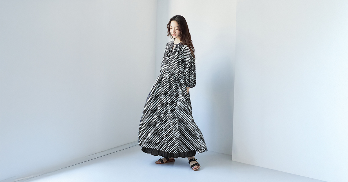 繊細なディテールが光る【＆yarn】大人のギャザーワンピース