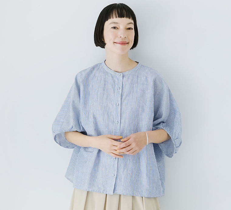 Bliss bunch コットンリネンパフスリーブドルマンシャツ ネイビーストライプ 上半身寄り