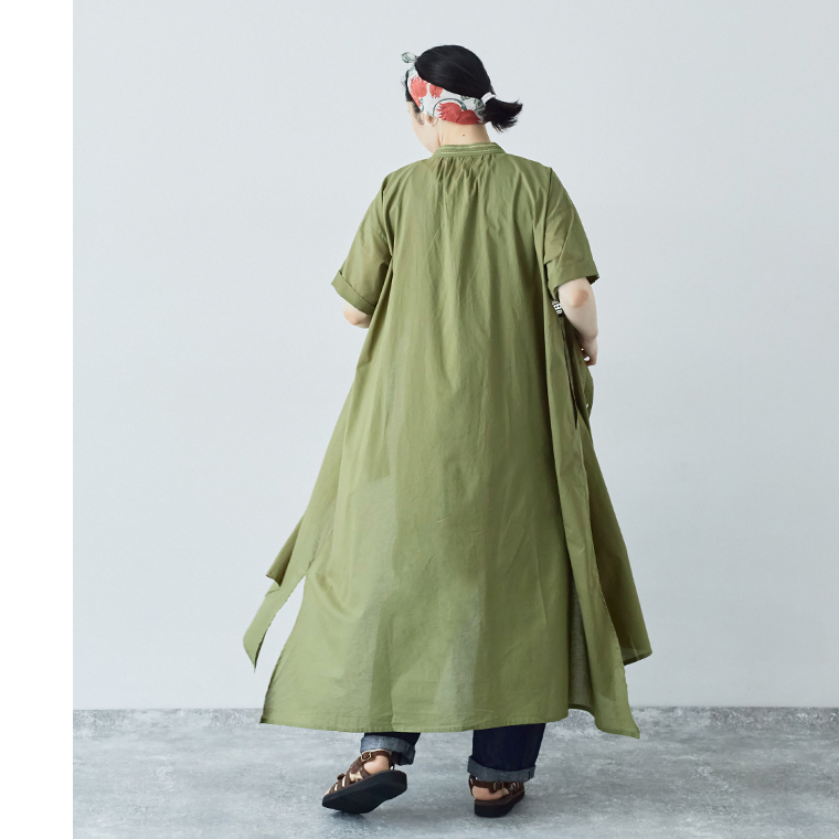 ichi コットンレースワンピース　カーキ　後ろのシルエット