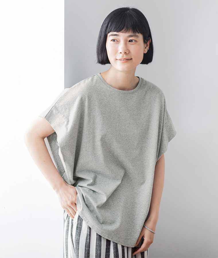 UNPLE ラミーシャーリングギャザーブラウス