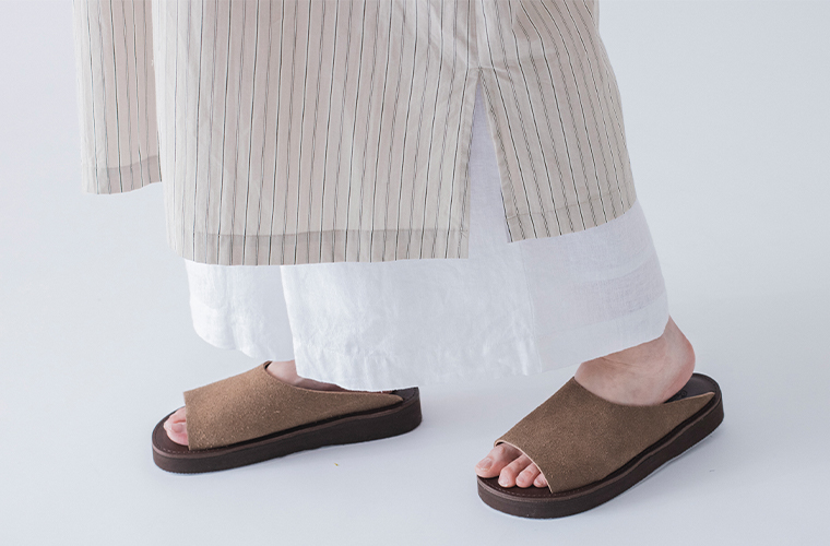 &yarn わたしの大人服。 ストライプワンピース(ベージュ) 裾アップ
