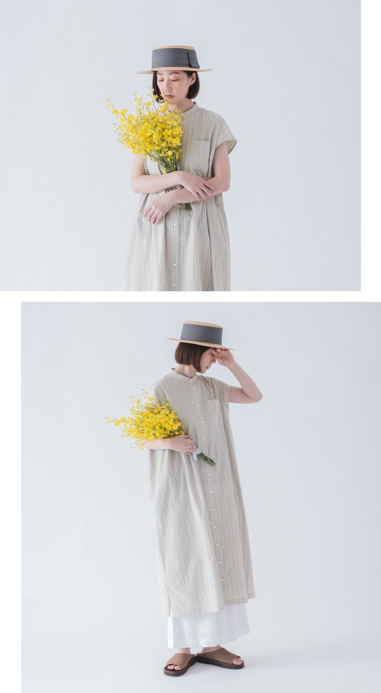 &yarn わたしの大人服。 ストライプワンピース(ベージュ)の上半身アップと全身前