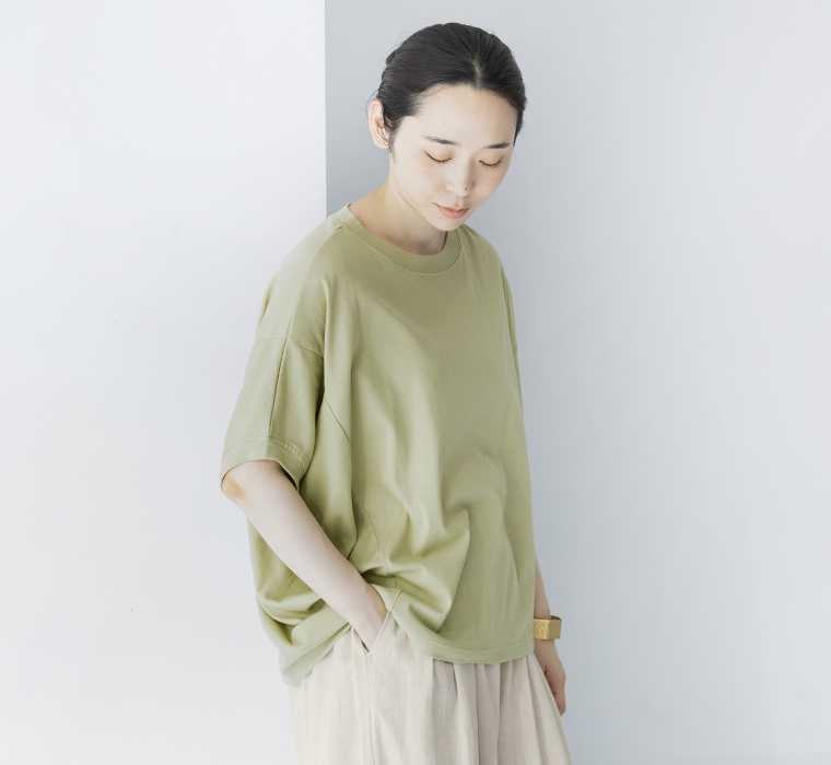 【 &yarn 】接触冷感バンザイＴシャツ ライトグリーン 上半身寄り