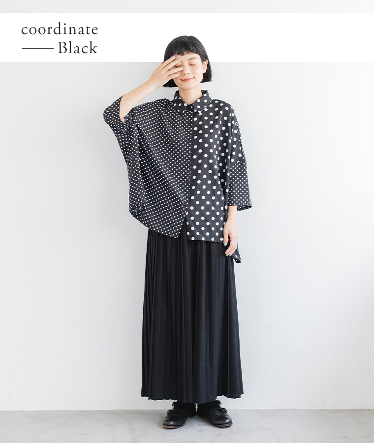 koibitomisaki 　コイビトミサキ　プリーツパンツ　ブラックの着こなし