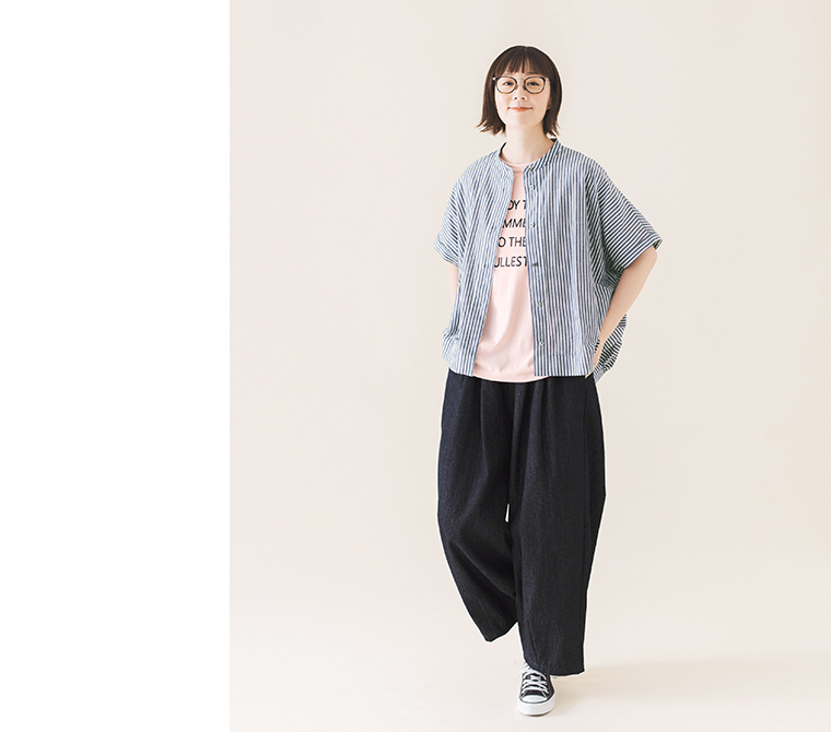 &yarn コットンリネンストライプシャツ ネイビー 全身前