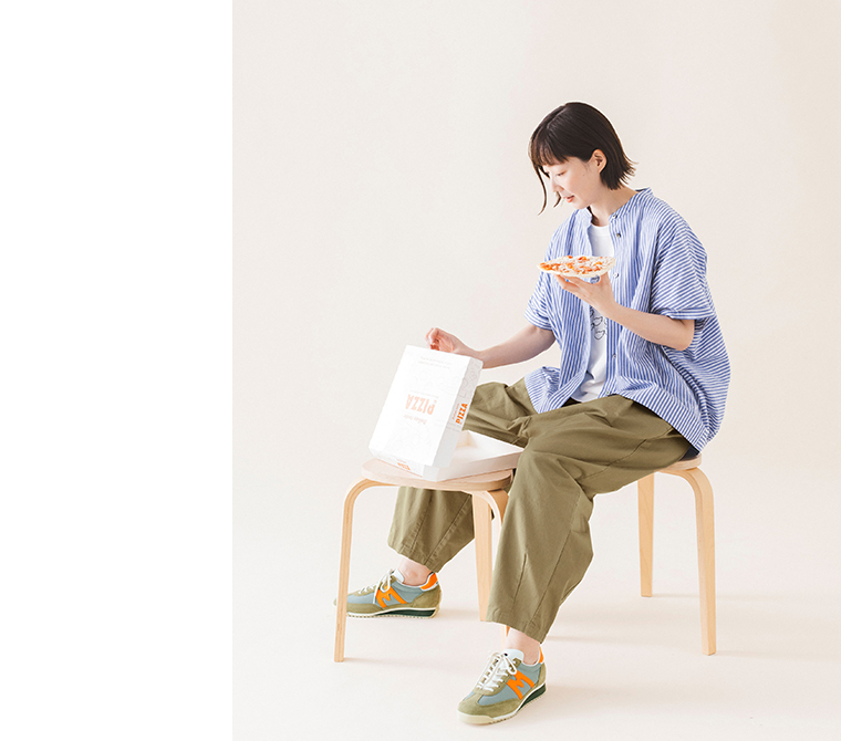 &yarn コットンリネンストライプシャツ ブルー 羽織り 座りカット左