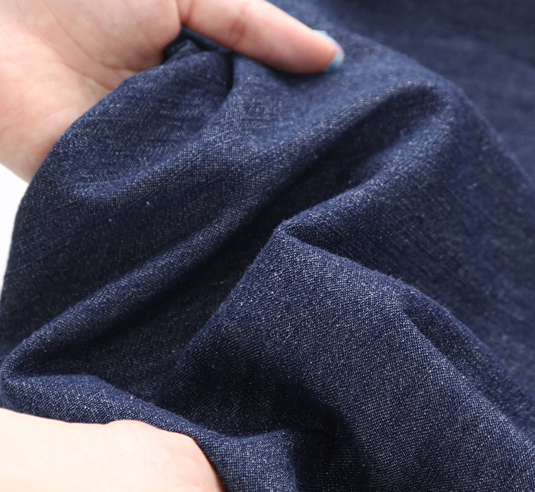 &yarn 袖口フリルデニムワンピースの生地アップ