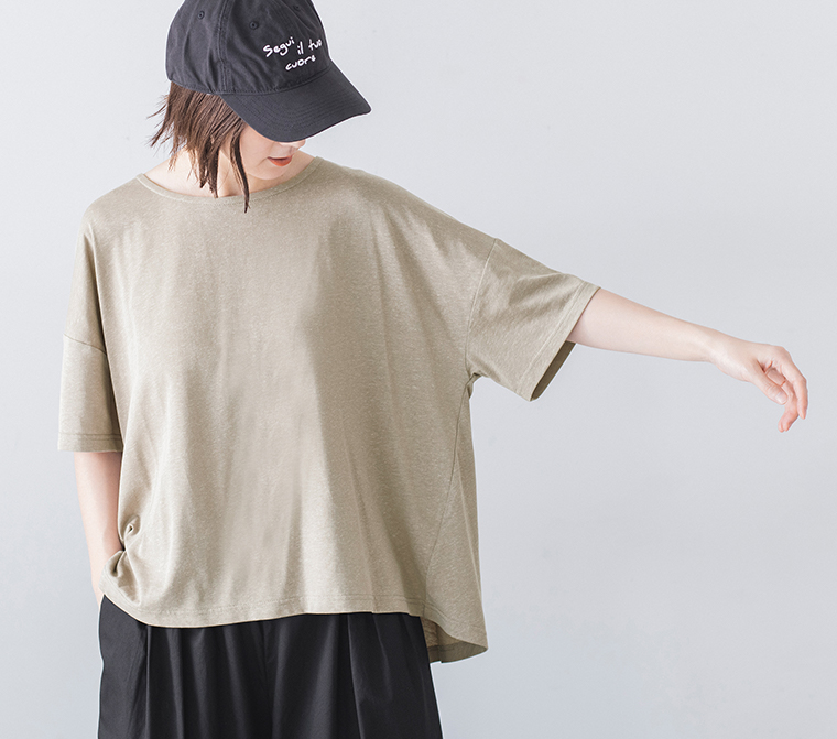 &yarn コットンリネン混バックフレアTシャツ グレージュ