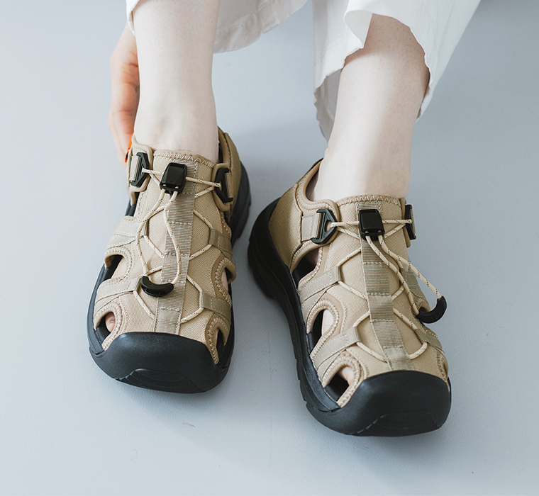 UNIVERSAL OVERALL UO32ベージュのボリューム感