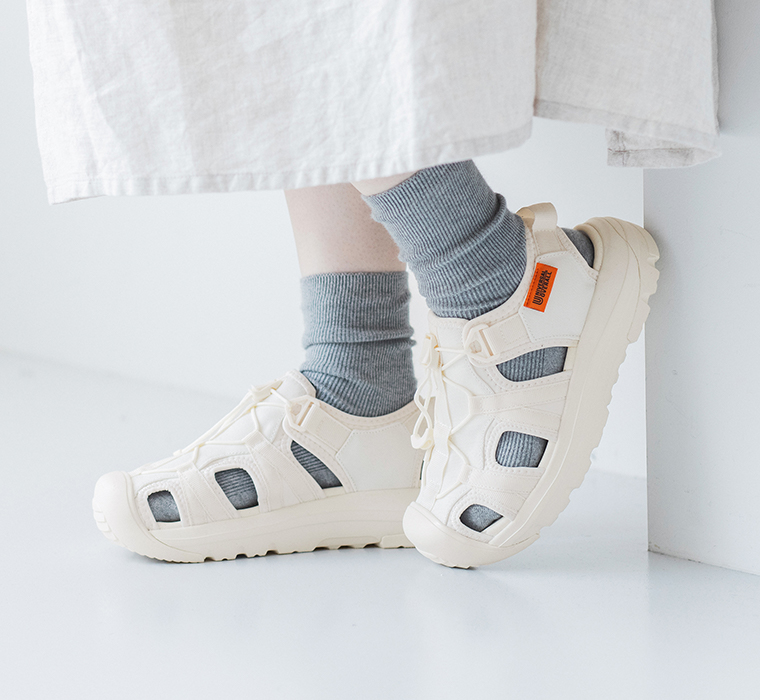 UNIVERSAL OVERALL UO32オフホワイトのソックス合わせ
