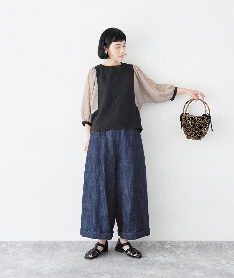 le ciel a temps doux コットン混ガーゼシャンブレーブラウス ブラック 全身前