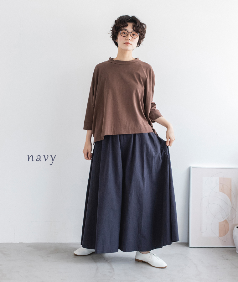 &yarn ワイドギャザーパンツ(ネイビー)のコーディネート
