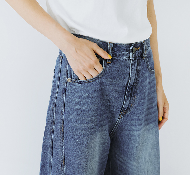 nod デニム立体切替バルーンパンツ ヴィンテージネイビー 後ろ寄り