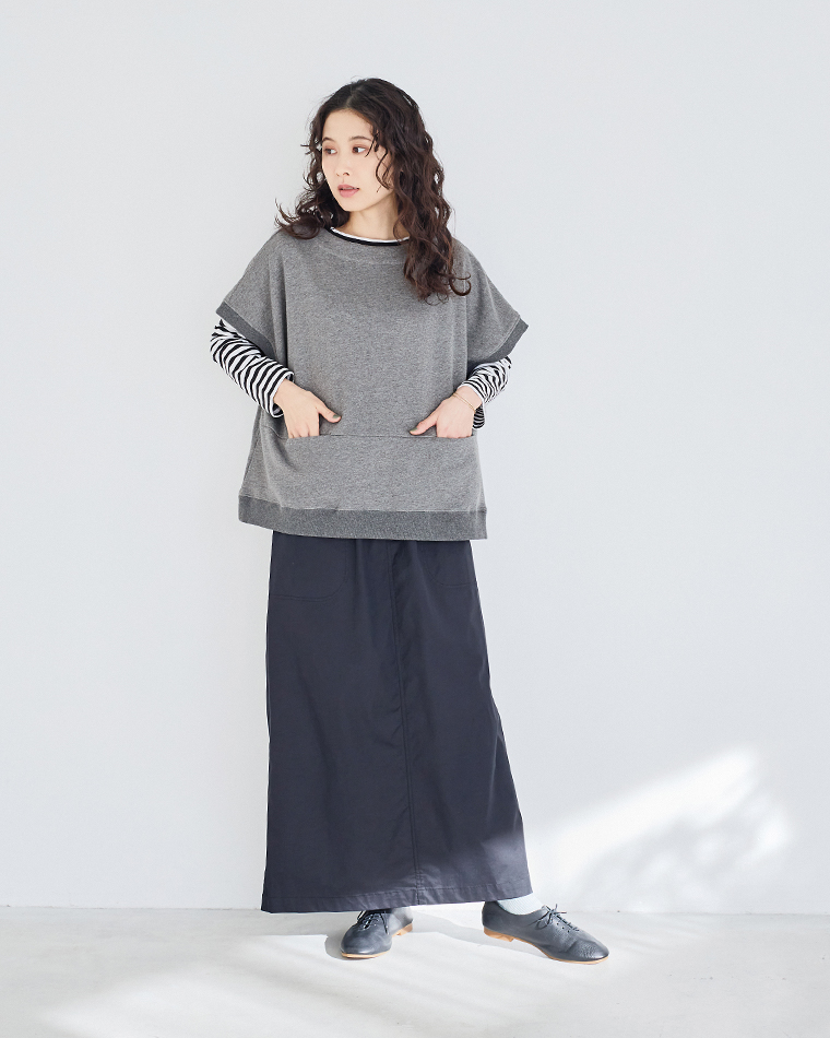 UNPLE 別注｜裏毛デニム切替ベストグレーのシルエット