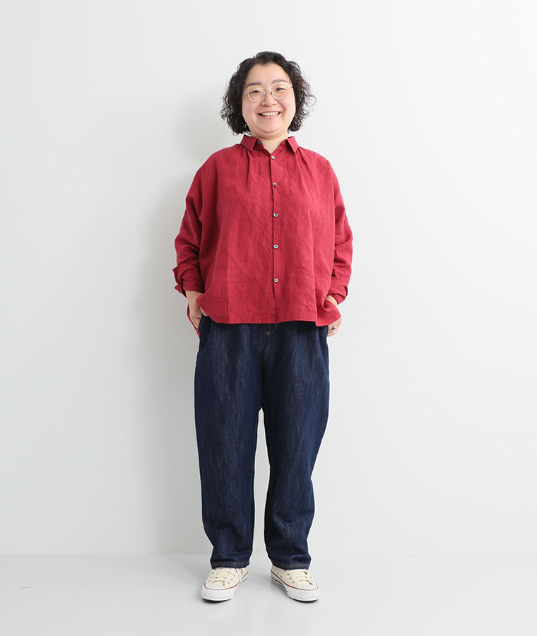 スタッフ着用レビュー ista-ire コットンリネンデニムパンツ 松岡さん 裾アレンジ