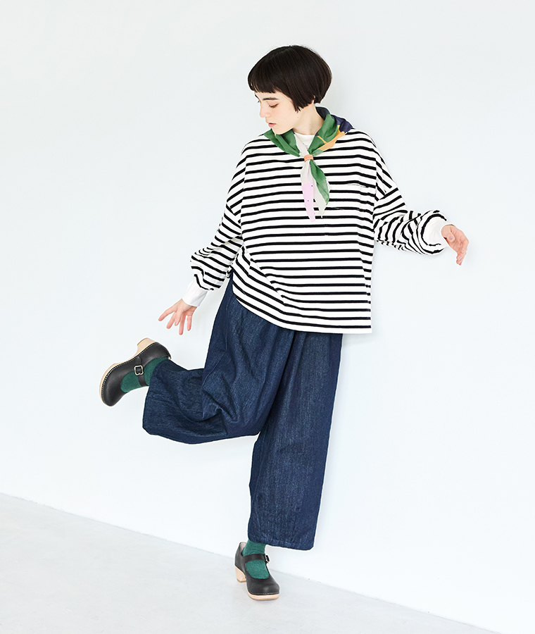 dansko LILAH ブラック コーディネート