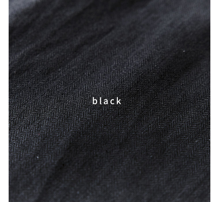 blue willow 別注 ヘリンボーン タックサロペット　ブラックの生地アップ