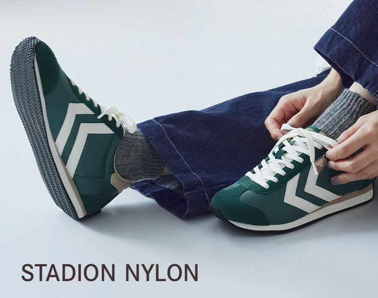 hummel STADION NYLON(DARK)の履いた写真
