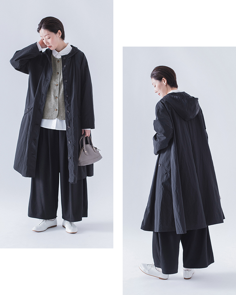 &yarn撥水フーテッドコートブラックのモノトーンコーデ