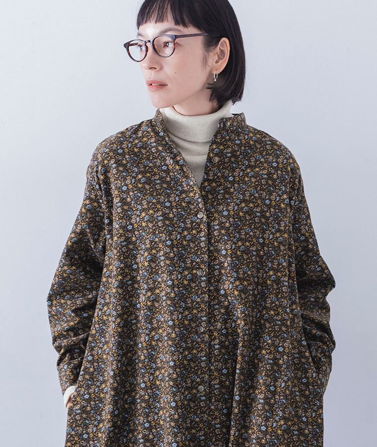 ichi コール天フラワーワンピースブラウンのシルエットとボタン