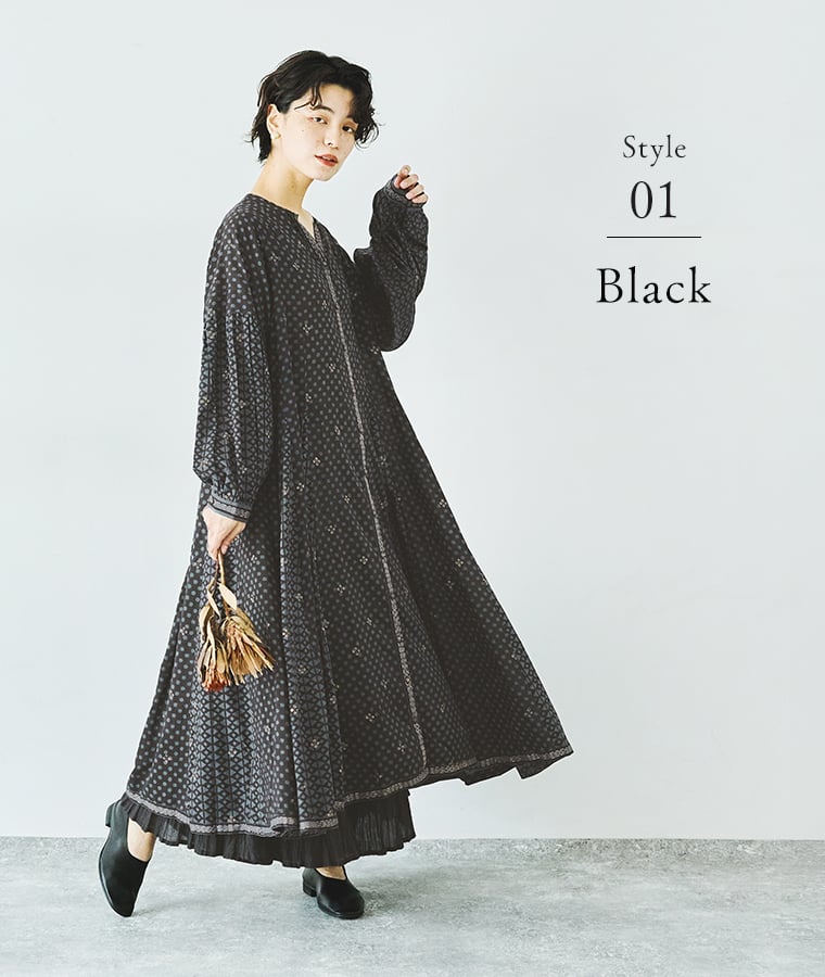 MALAIKA ドット×ゴールドプリントワンピース(ブラック)のコーディネート