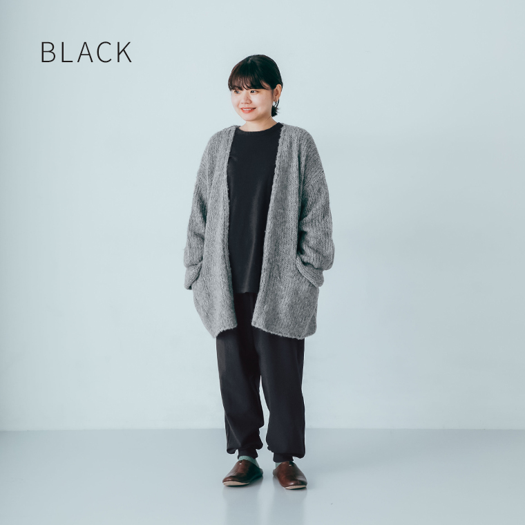 caloom  ストレッチジョガーパンツ　ブラック　ニットコーデ