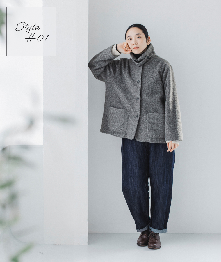 ista-ire  ブークレ　2wayカラーショートコート　グレーの着こなし