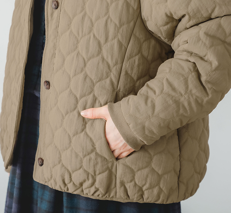 【 no jean 】ナイロンタスラン薄中綿ジャケット モカ 袖口＆ポケット寄り